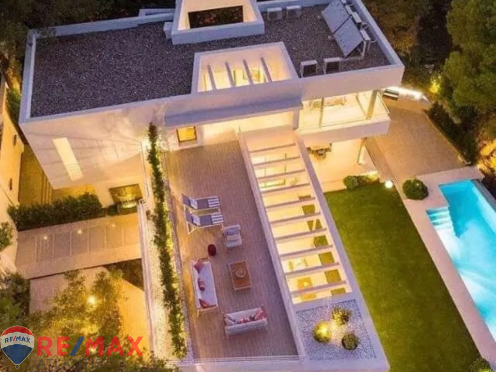 Villa Celestial in Perla Marina