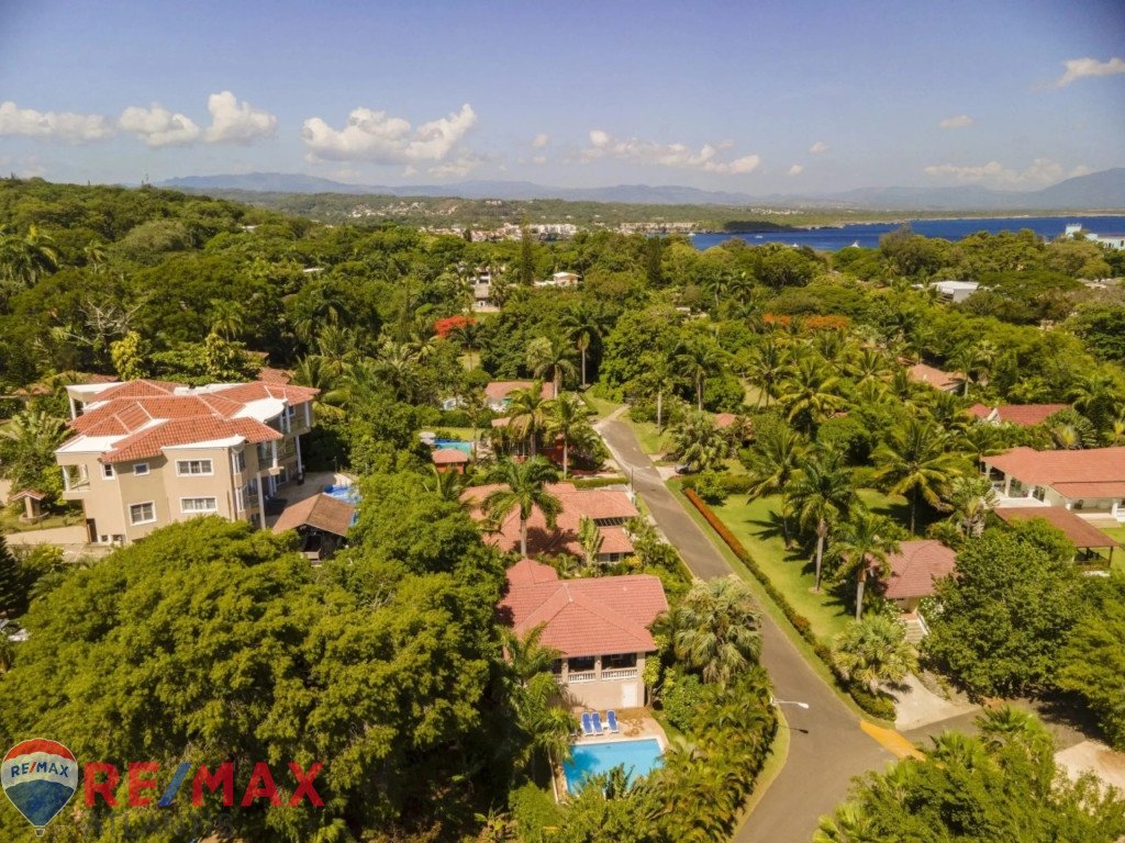 Hermosa Villa en comunidad cerrada