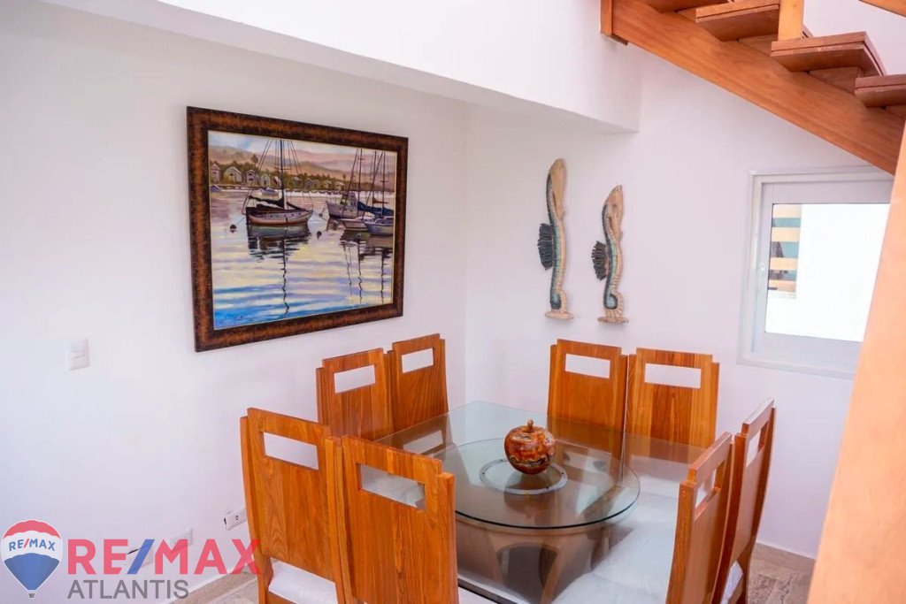 Luxurious Apartment in Front of the Sea