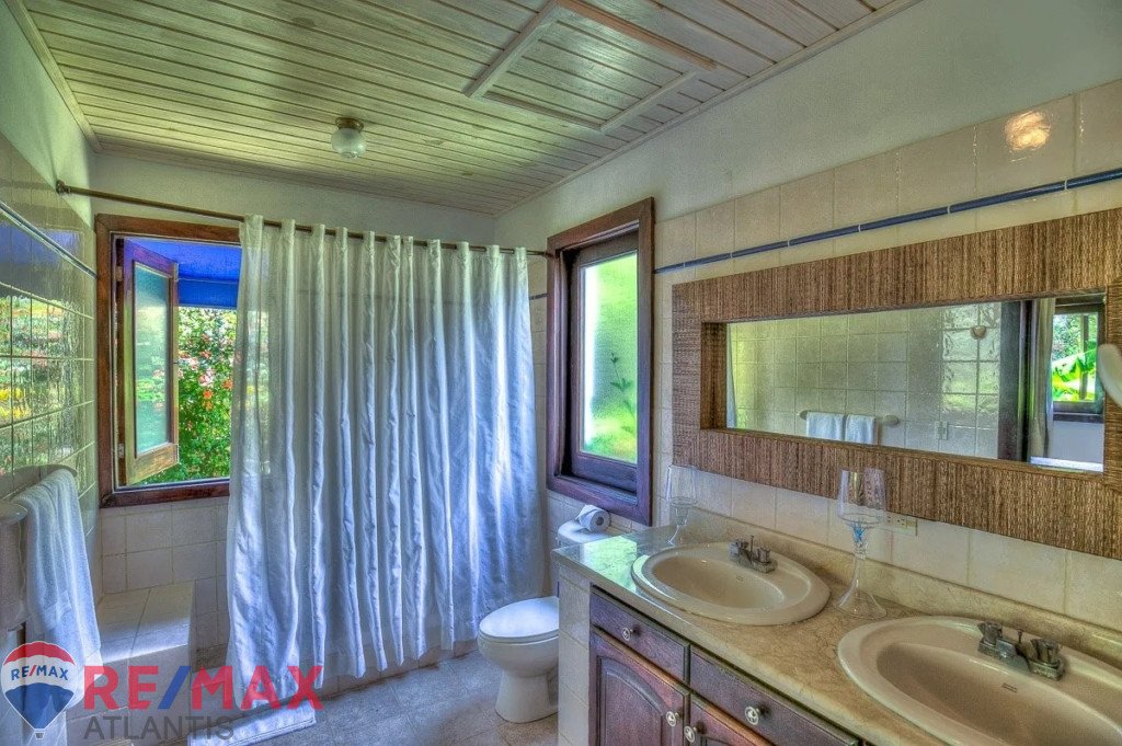 Luxury Beachfront Villa