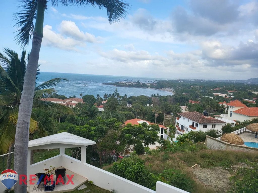 Espectacular Villa de dos plantas en Venta en Cofresi, República Dominicana