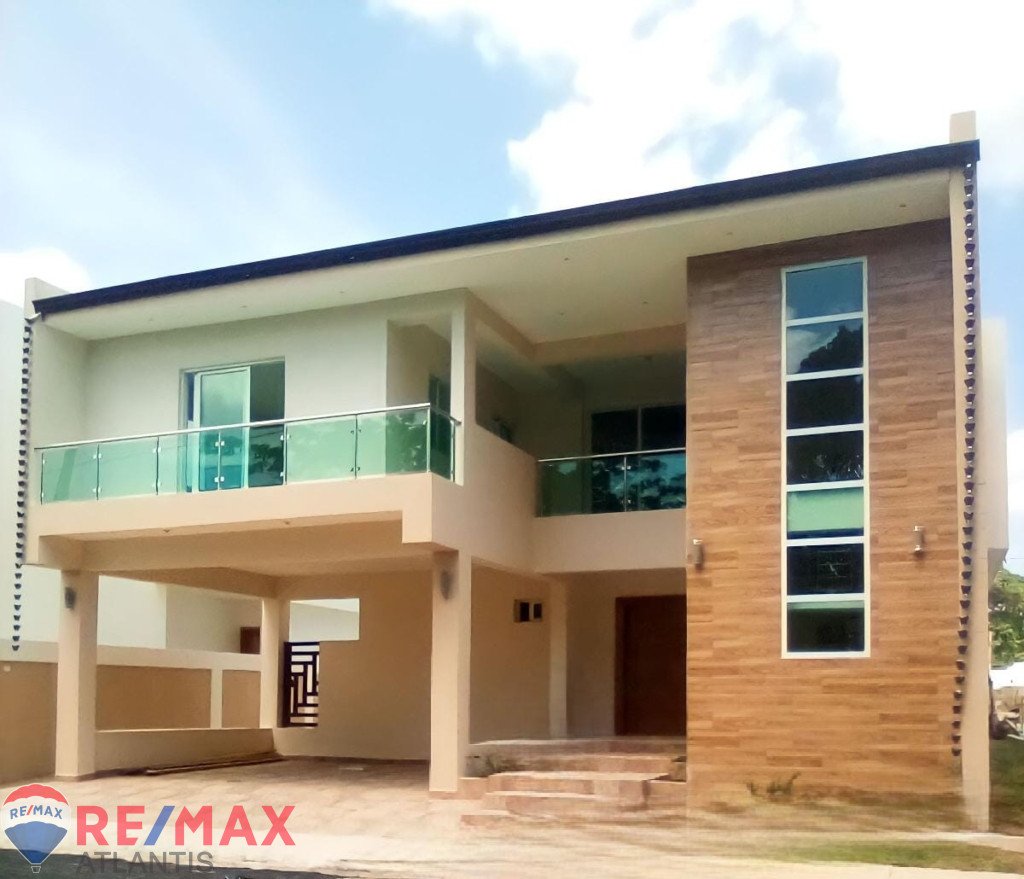 Cozy Villa for sale with Private Pool!