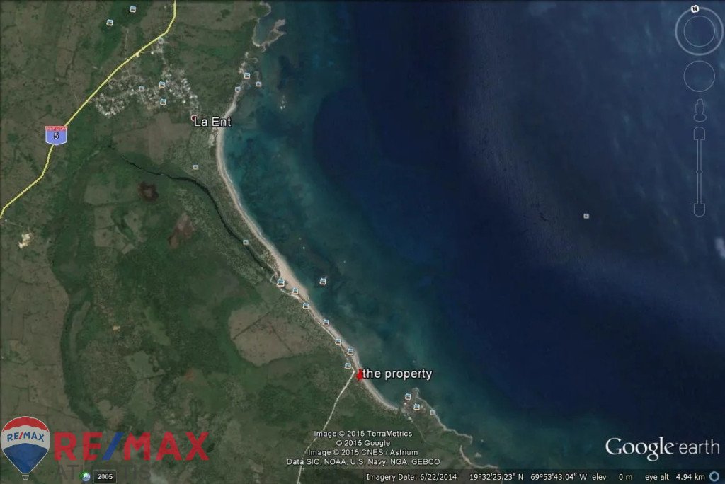 Land in Cabrera in front of the beach