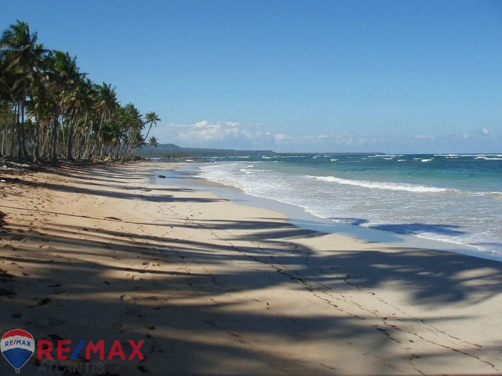 Land in Cabrera in front of the beach