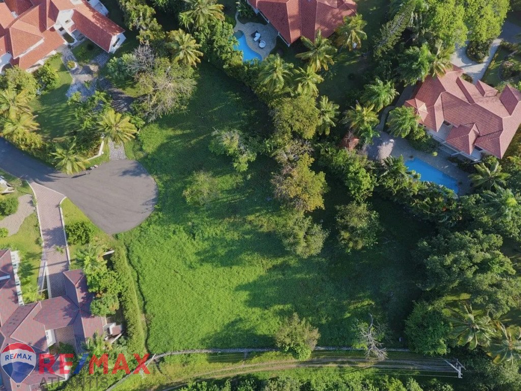 Land in exclusive community-Cabarete