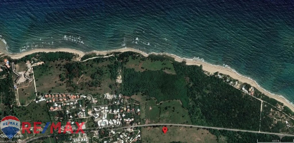 Land in the third line of beach-Cabarete