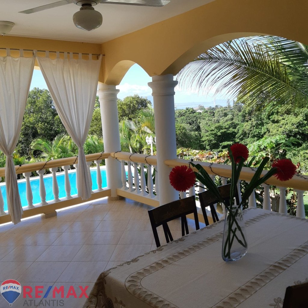 Stunning Oceanview Villa in Gated Community