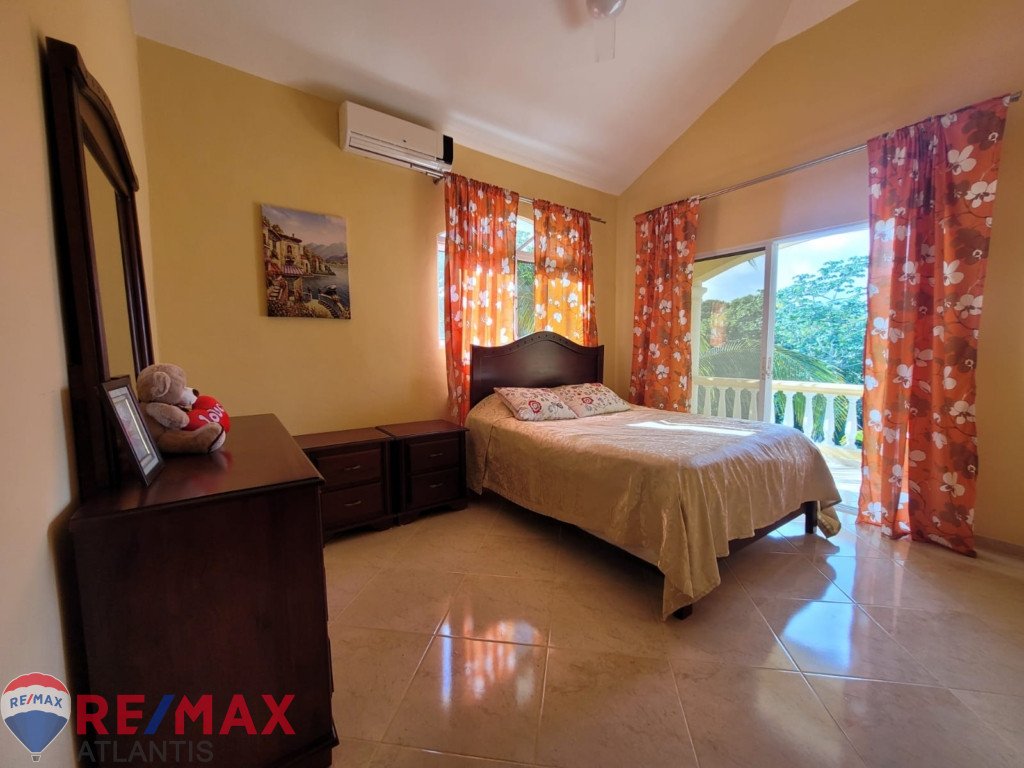Stunning Oceanview Villa in Gated Community
