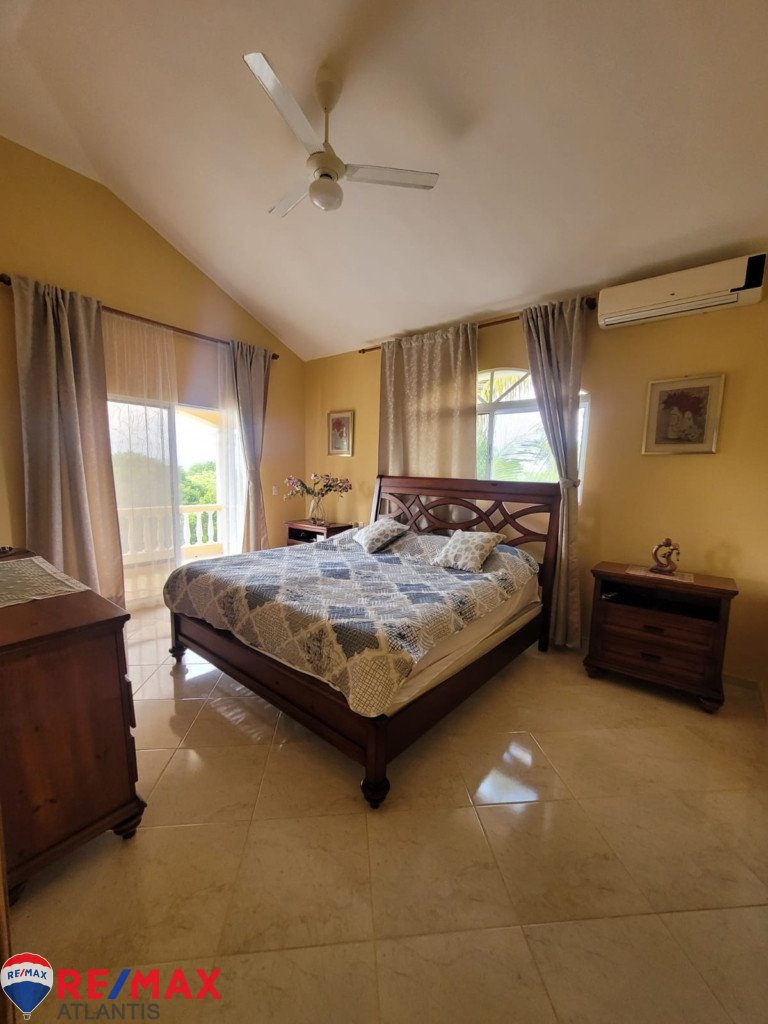 Stunning Oceanview Villa in Gated Community