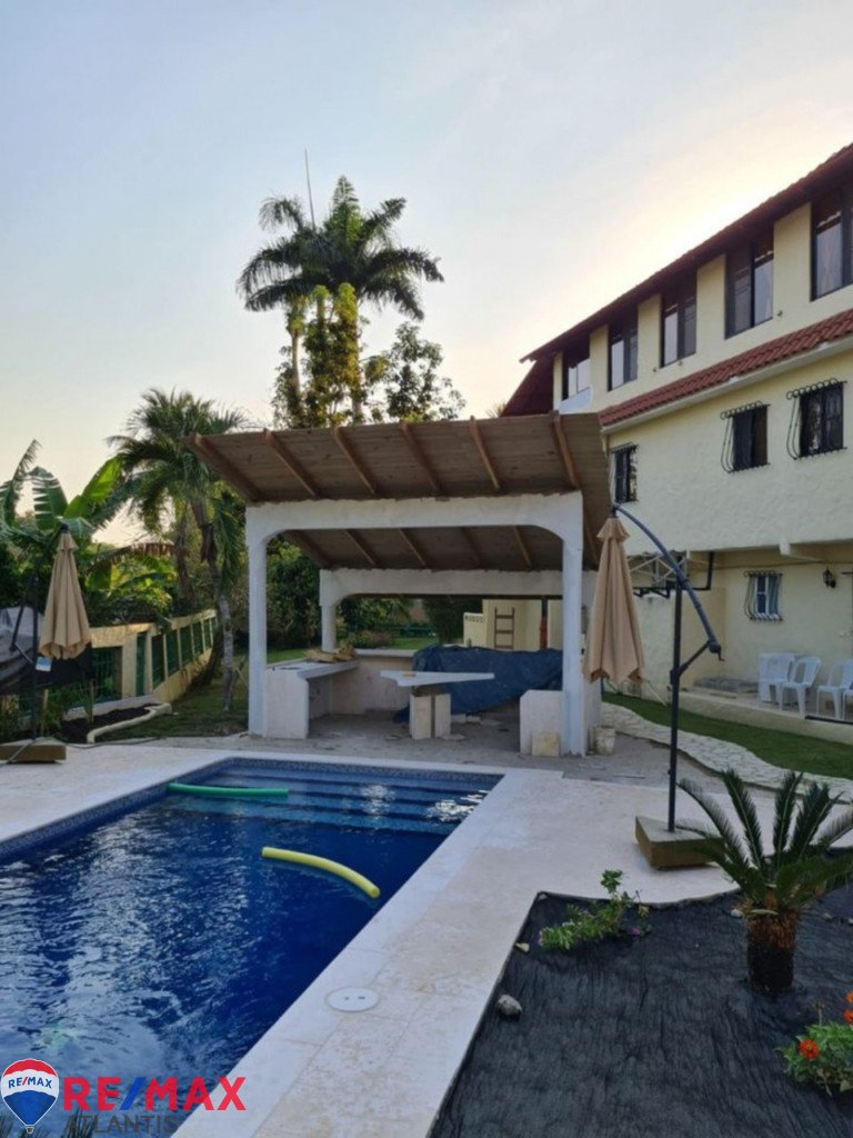Luxury Hotel 7-Bedroom Villa in Cabarete