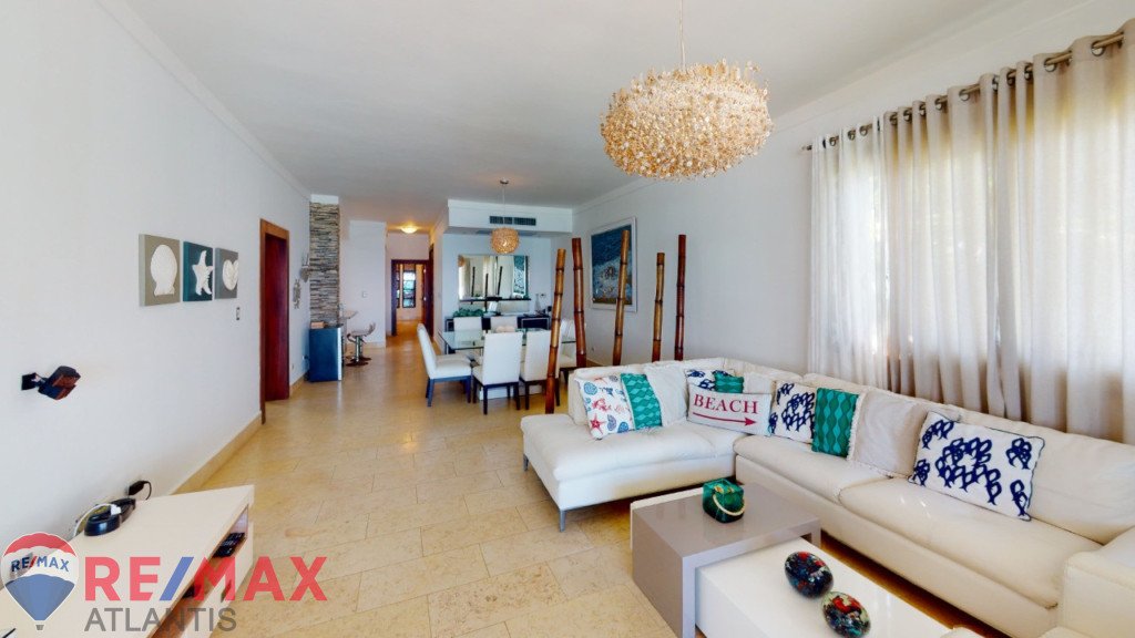 Beautiful Beach Front Apartment