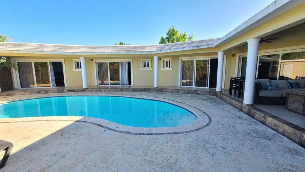 INVEST IN SECURITY – VILLA FOR SALE