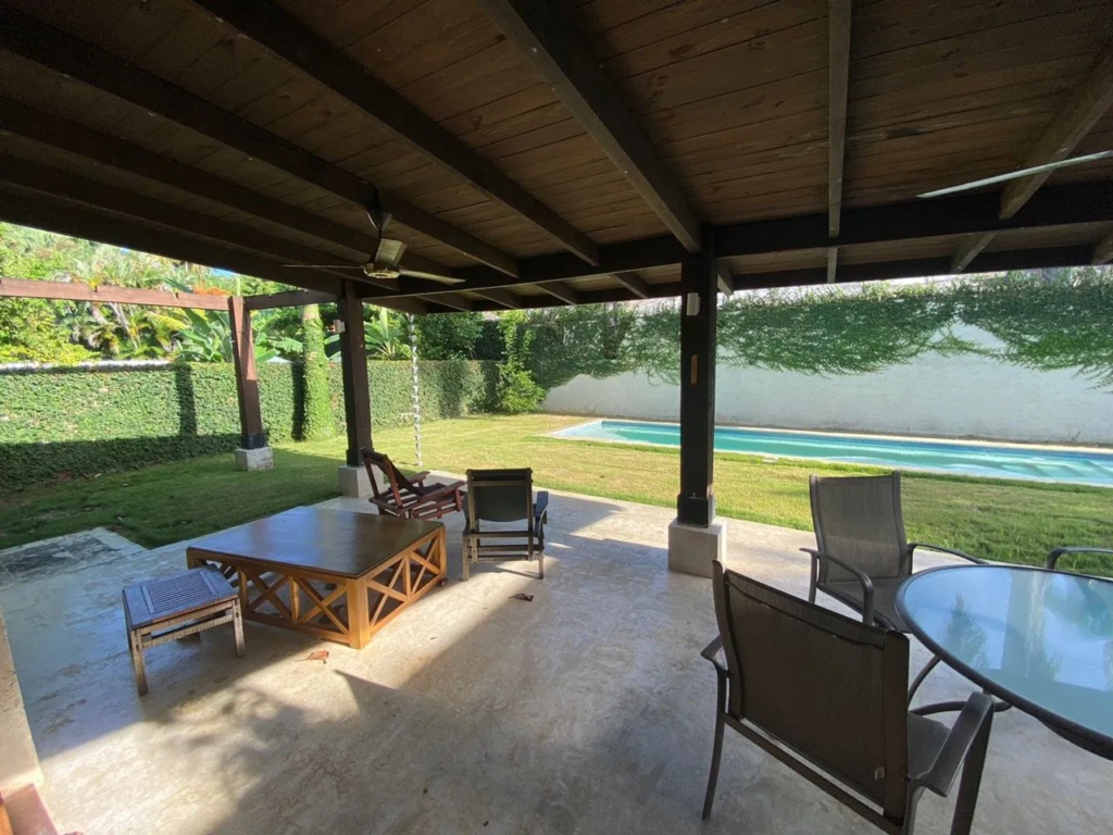 3HB – CASA CON PISCINA EN CABARETE