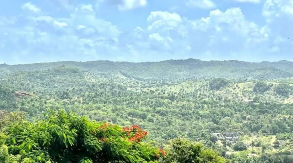 HERMOSA CASA CON VISTA A LAS MONTAÑAS