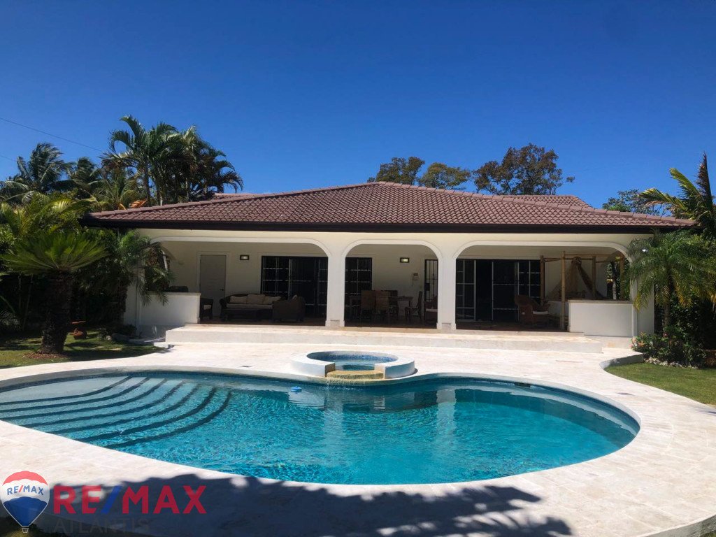 Impresionante Villa en Comunidad Cerrada de Cabarete
