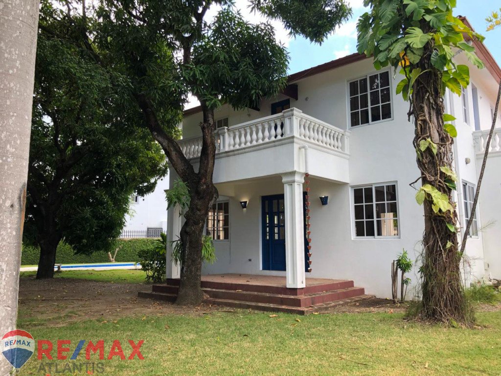 Impresionante casa de 3HB en Puerto Plata