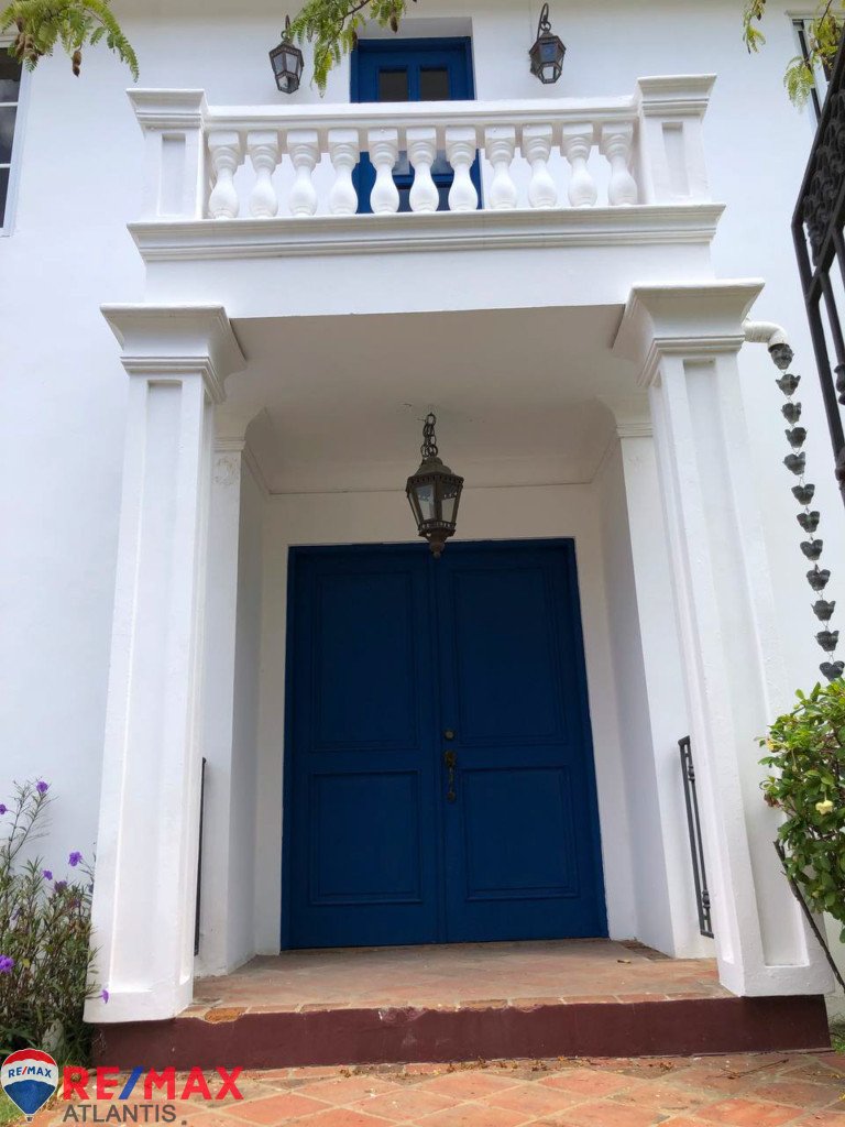 Impresionante casa de 3HB en Puerto Plata