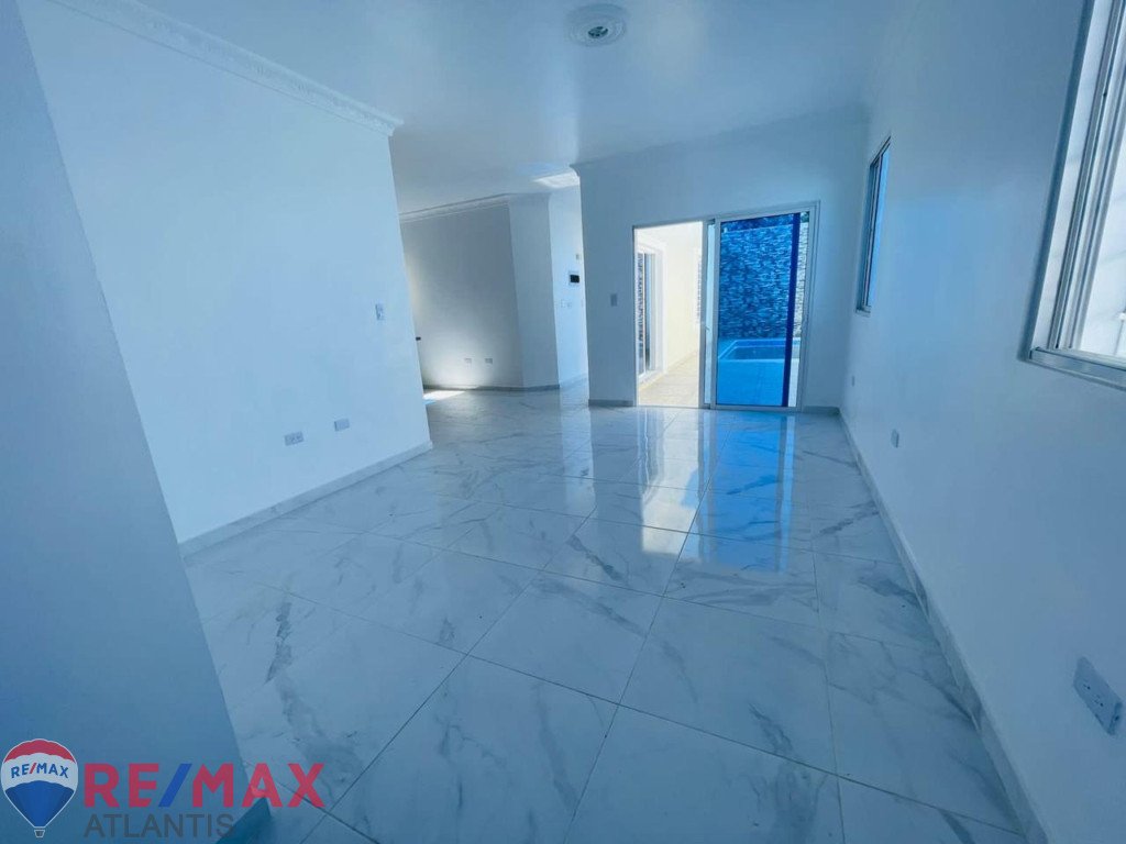 HERMOSA CASA EN RESIDENCIAL- PUERTO PLATA