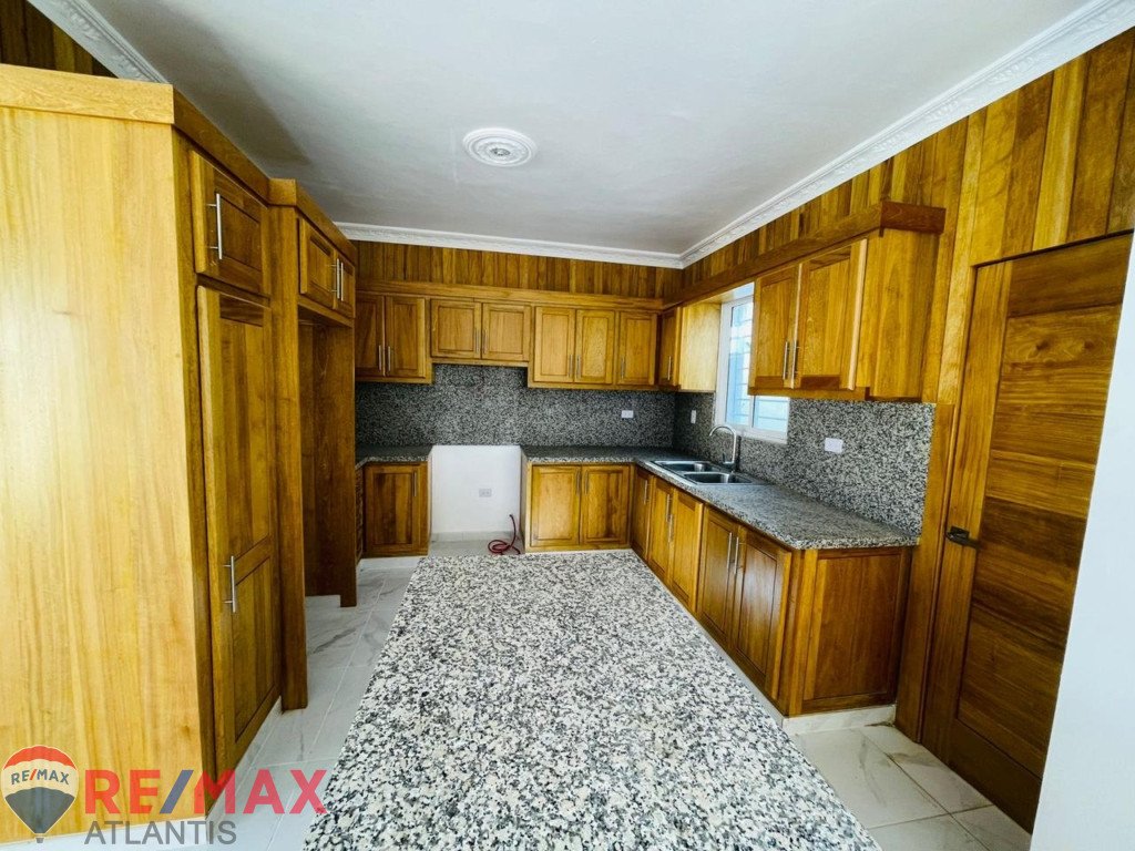 HERMOSA CASA EN RESIDENCIAL- PUERTO PLATA