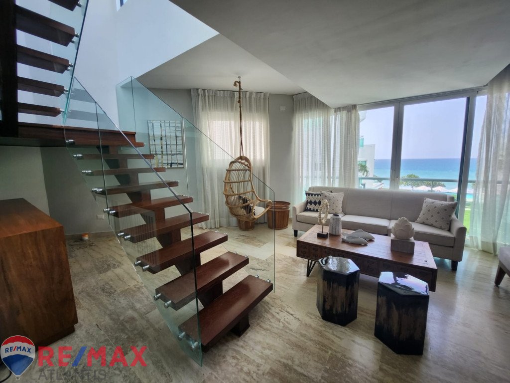 EXCLUSIVE BEACHFRONT PENTHOUSE