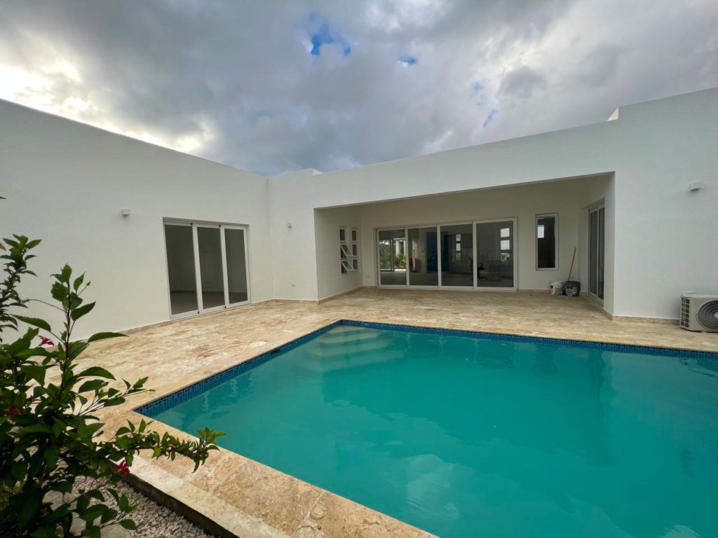 Stunning 3BR Villa In Gated Community – Sosua