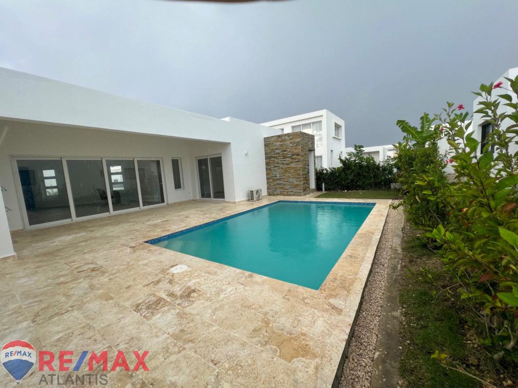 Stunning 3BR Villa In Gated Community – Sosua