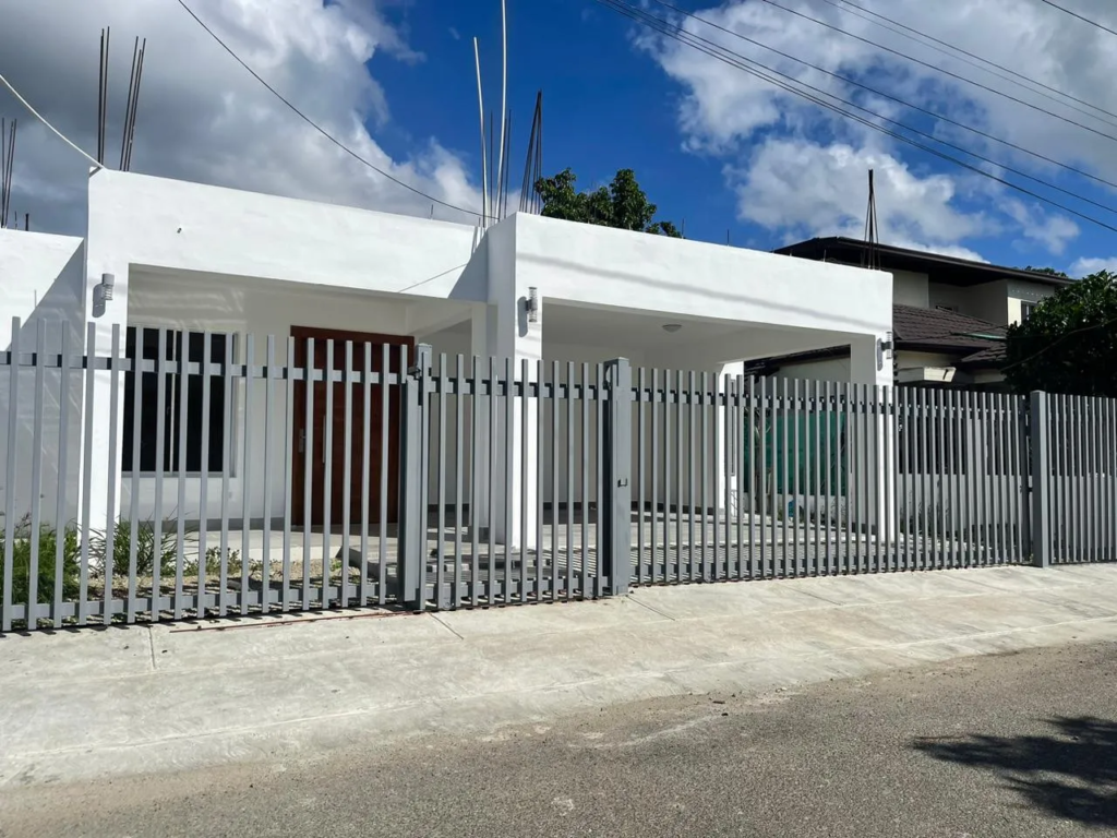 ELEGANTE CASA SITUADO EN SANTIAGO