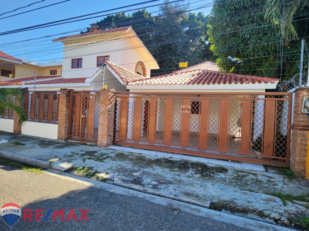 GREAT HOUSE IN SANTIAGO