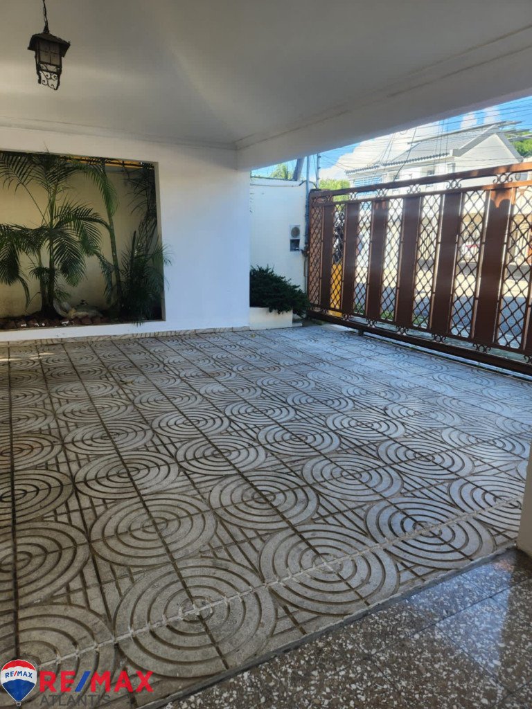 GREAT HOUSE IN SANTIAGO