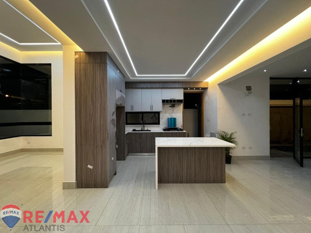 Luxury Residence in Gated Community with Exclusive Design