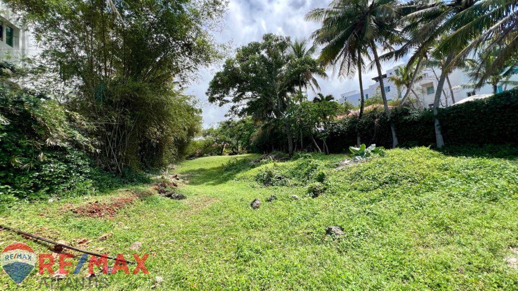 Oceanfront land in Ocean Village