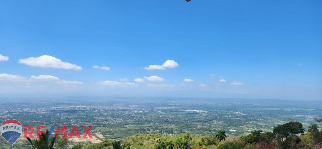 Unparalleled Views! Elevated Land in Santiago