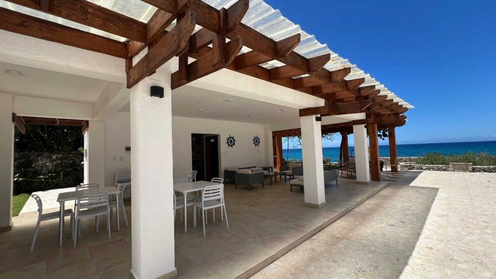 🌅 Live the Coastal Dream at Bayrock! 🌅