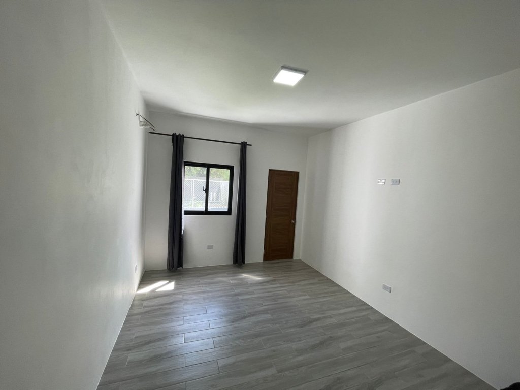 Spektakuläres neues Haus mit 3 Schlafzimmern im Bau, bald verfügbar!