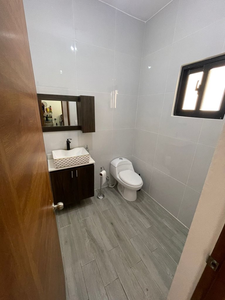 Spektakuläres neues Haus mit 3 Schlafzimmern im Bau, bald verfügbar!