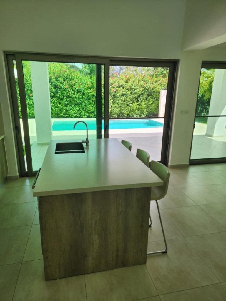 HERMOSA VILLA EN SOSUA SOV