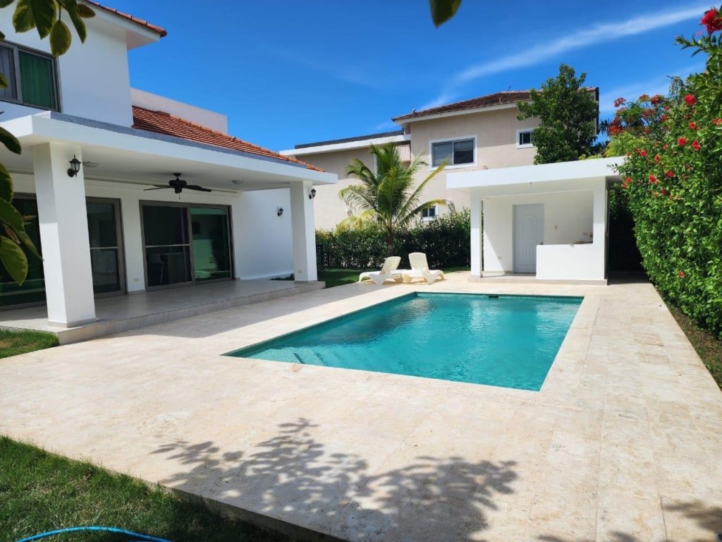 HERMOSA VILLA EN SOSUA SOV