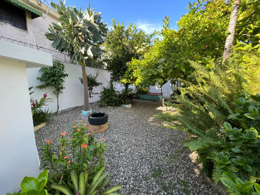 “Encanto y Comodidad: Casa Ideal en Batey Sosúa”