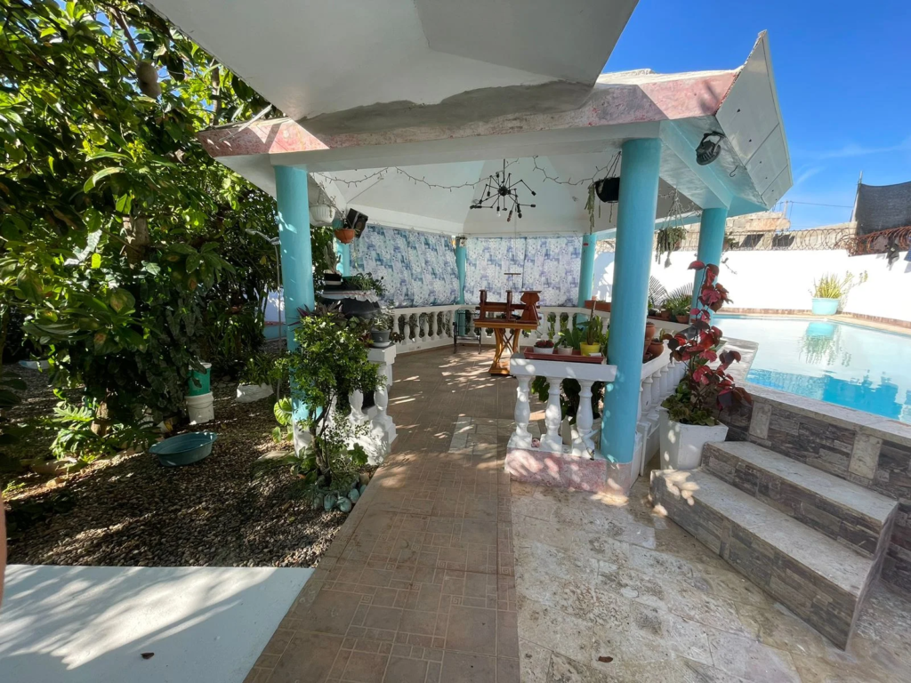“Encanto y Comodidad: Casa Ideal en Batey Sosúa”