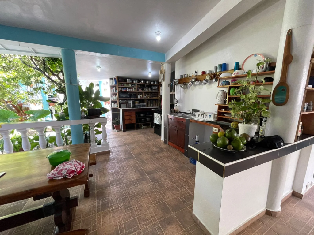 “Encanto y Comodidad: Casa Ideal en Batey Sosúa”